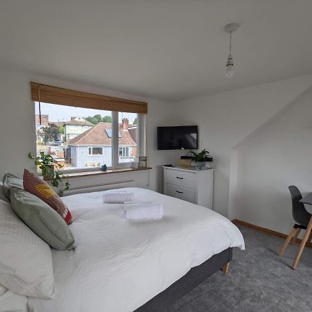*Large Unique Retro Private Attic & Bathroom* Brighton Ngoại thất bức ảnh