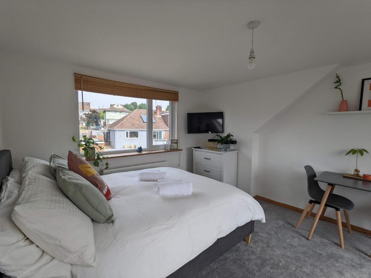 *Large Unique Retro Private Attic & Bathroom* Brighton Ngoại thất bức ảnh