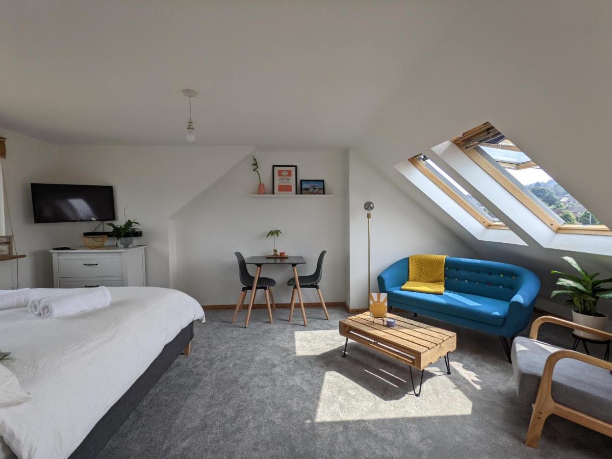 *Large Unique Retro Private Attic & Bathroom* Brighton Ngoại thất bức ảnh