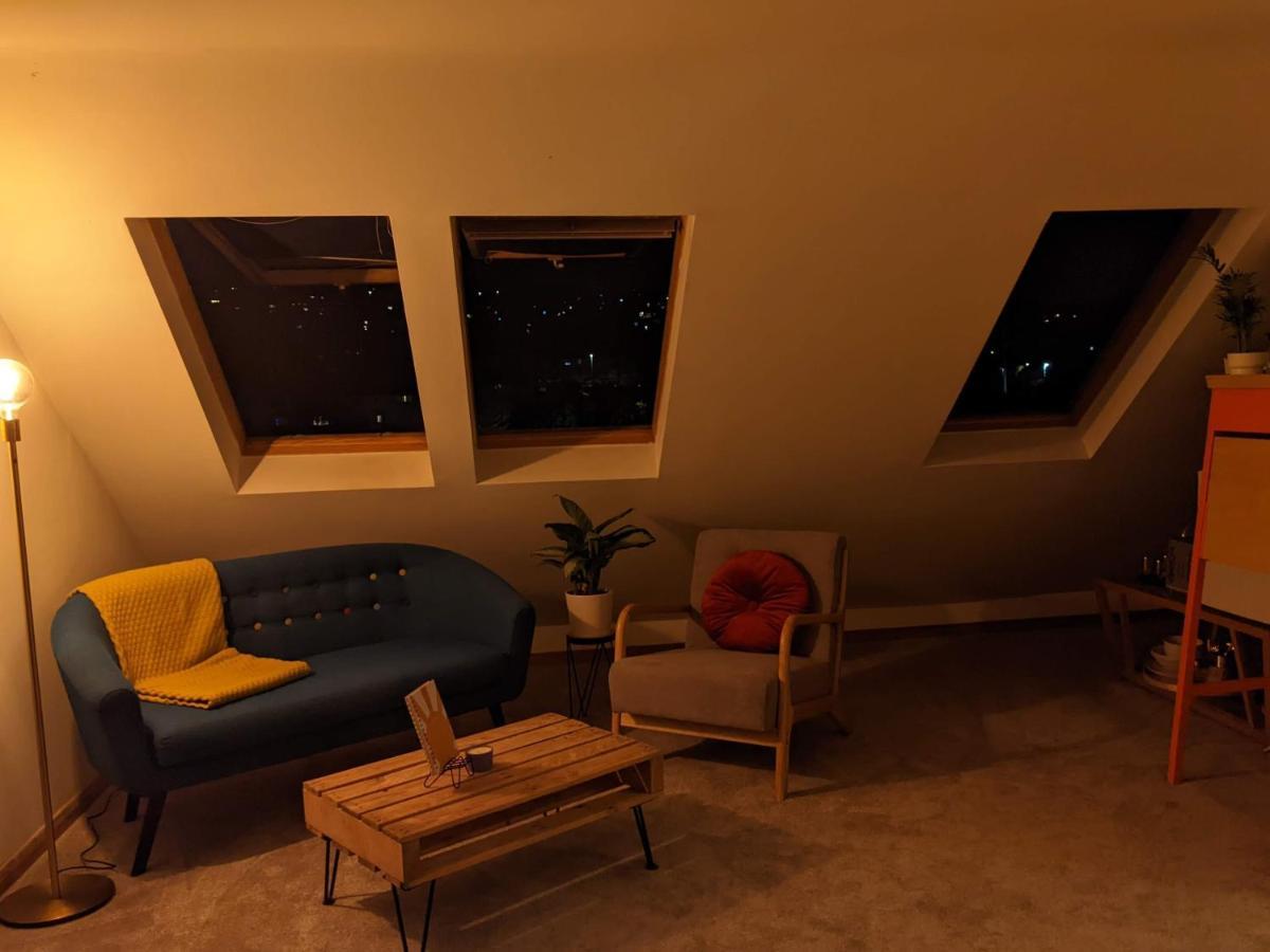 *Large Unique Retro Private Attic & Bathroom* Brighton Ngoại thất bức ảnh