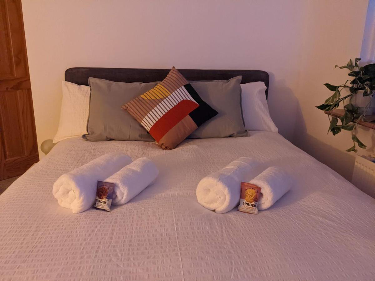 *Large Unique Retro Private Attic & Bathroom* Brighton Ngoại thất bức ảnh